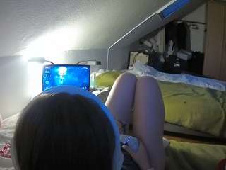 voyeurcam-julmodels-bed-4