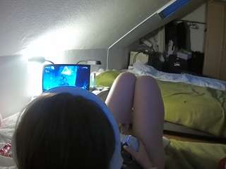 voyeurcam-julmodels-bed-4