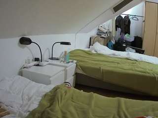 voyeurcam-julmodels-bed-4 live cam profile