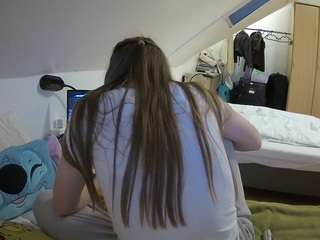 voyeurcam-julmodels-bed-4