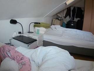 le modèle voyeurcam-julmodels-bed-4 est en webcam porno dans un show sur le site camsoda, il possède les tags suivants: amateur,flash,flashing,hidden,hidden cam,julmodels-house,pov,sexwebcam,voyeur,hd