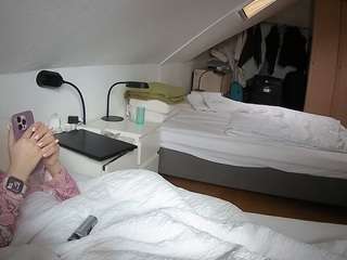 le modèle voyeurcam-julmodels-bed-4 est en webcam porno dans un show sur le site camsoda, il possède les tags suivants: amateur,flash,flashing,hidden,hidden cam,julmodels-house,pov,sexwebcam,voyeur,hd