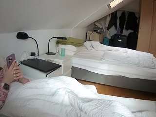 voyeurcam-julmodels-bed-4 live cam profile