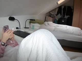 voyeurcam-julmodels-bed-4 Flash live webcam