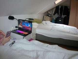 voyeurcam-julmodels-bed-4 Pov live webcam