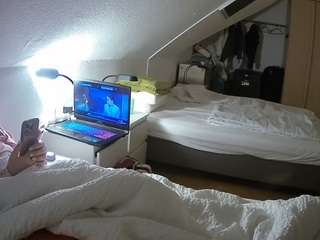 le modèle voyeurcam-julmodels-bed-4 est en webcam porno dans un show sur le site camsoda, il possède les tags suivants: amateur,flash,flashing,hidden,hidden cam,julmodels-house,pov,sexwebcam,voyeur,hd