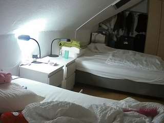 le modèle voyeurcam-julmodels-bed-4 est en webcam porno dans un show sur le site camsoda, il possède les tags suivants: amateur,flash,flashing,hidden,hidden cam,julmodels-house,pov,sexwebcam,voyeur,hd