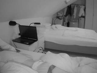 le modèle voyeurcam-julmodels-bed-4 est en webcam porno dans un show sur le site camsoda, il possède les tags suivants: amateur,flash,flashing,hidden,hidden cam,julmodels-house,pov,sexwebcam,voyeur,hd