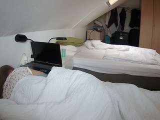 le modèle voyeurcam-julmodels-bed-4 est en webcam porno dans un show sur le site camsoda, il possède les tags suivants: amateur,flash,flashing,hidden,hidden cam,julmodels-house,pov,sexwebcam,voyeur,hd