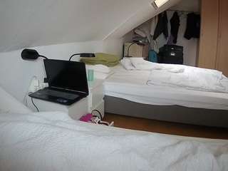 le modèle voyeurcam-julmodels-bed-4 est en webcam porno dans un show sur le site camsoda, il possède les tags suivants: amateur,flash,flashing,hidden,hidden cam,julmodels-house,pov,sexwebcam,voyeur,hd