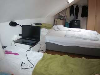 le modèle voyeurcam-julmodels-bed-4 est en webcam porno dans un show sur le site camsoda, il possède les tags suivants: amateur,flash,flashing,hidden,hidden cam,julmodels-house,pov,sexwebcam,voyeur,hd