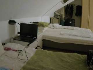 voyeurcam-julmodels-bed-4 live cam profile