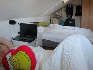 le modèle voyeurcam-julmodels-bed-4 est en webcam porno dans un show sur le site camsoda, il possède les tags suivants: amateur,flash,flashing,hidden,hidden cam,julmodels-house,pov,sexwebcam,voyeur,hd