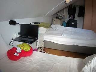 voyeurcam-julmodels-bed-4 live cam profile