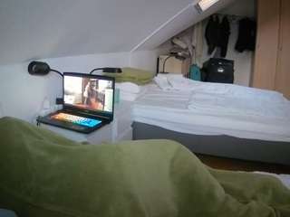 voyeurcam-julmodels-bed-4