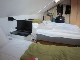 voyeurcam-julmodels-bed-4 live cam profile