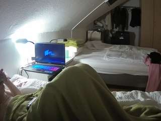 voyeurcam-julmodels-bed-4 live cam profile