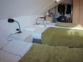 voyeurcam-julmodels-bed-4 live cam profile