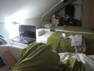 voyeurcam-julmodels-bed-4 webcam