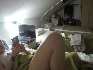 voyeurcam-julmodels-bed-4 webcam
