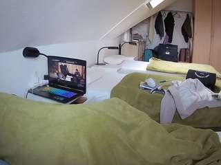voyeurcam-julmodels-bed-4 webcam