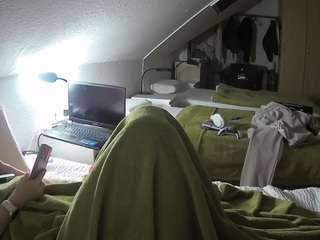 voyeurcam-julmodels-bed-4 webcam