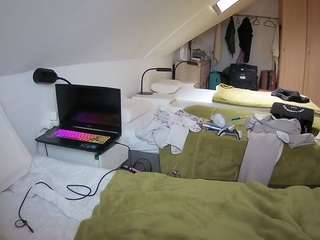 voyeurcam-julmodels-bed-4