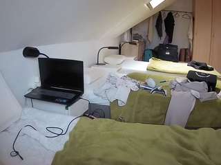 voyeurcam-julmodels-bed-4