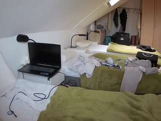 voyeurcam-julmodels-bed-4's CamSoda show and profile