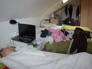 voyeurcam-julmodels-bed-4 webcam