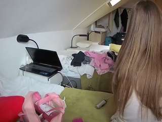 voyeurcam-julmodels-bed-4 webcam