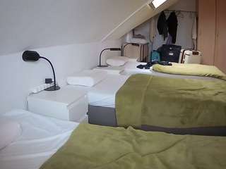 voyeurcam-julmodels-bed-4