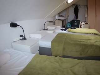 voyeurcam-julmodels-bed-4