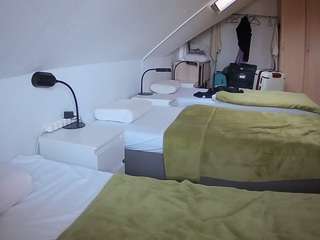 voyeurcam-julmodels-bed-4