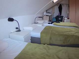 voyeurcam-julmodels-bed-4 webcam