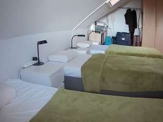 voyeurcam-julmodels-bed-4