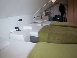 voyeurcam-julmodels-bed-4