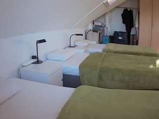 voyeurcam-julmodels-bed-4 webcam