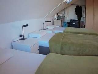 voyeurcam-julmodels-bed-4