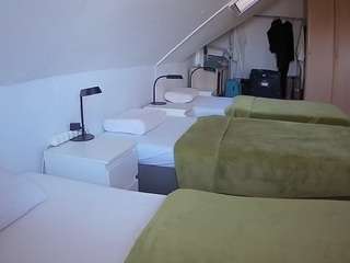 voyeurcam-julmodels-bed-4's CamSoda show and profile