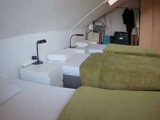 voyeurcam-julmodels-bed-4