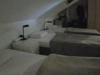 voyeurcam-julmodels-bed-4