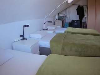 voyeurcam-julmodels-bed-4