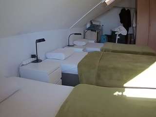 voyeurcam-julmodels-bed-4