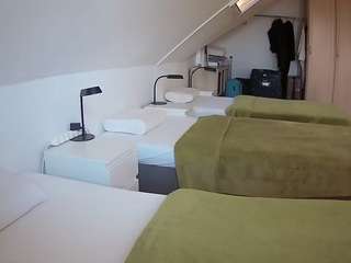 voyeurcam-julmodels-bed-4