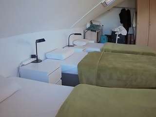 voyeurcam-julmodels-bed-4