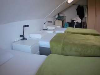 voyeurcam-julmodels-bed-4 webcam