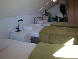 voyeurcam-julmodels-bed-4