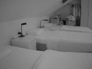 voyeurcam-julmodels-bed-4