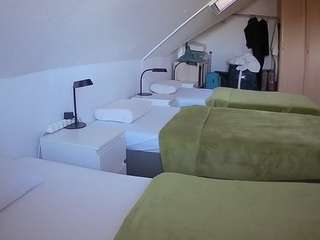 voyeurcam-julmodels-bed-4 webcam